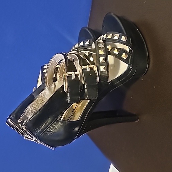 Micheal Kors high heels - Picture 2 of 4